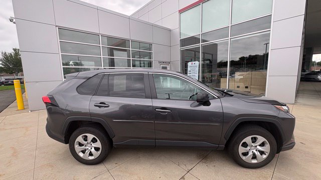 Used 2024 Toyota RAV4 LE AWD/4WD image 7