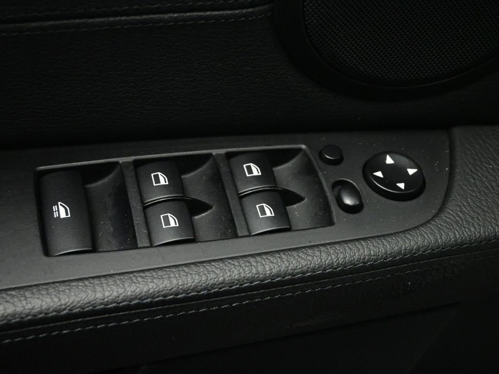 Used 2009 BMW Z4 sDrive35i image 12