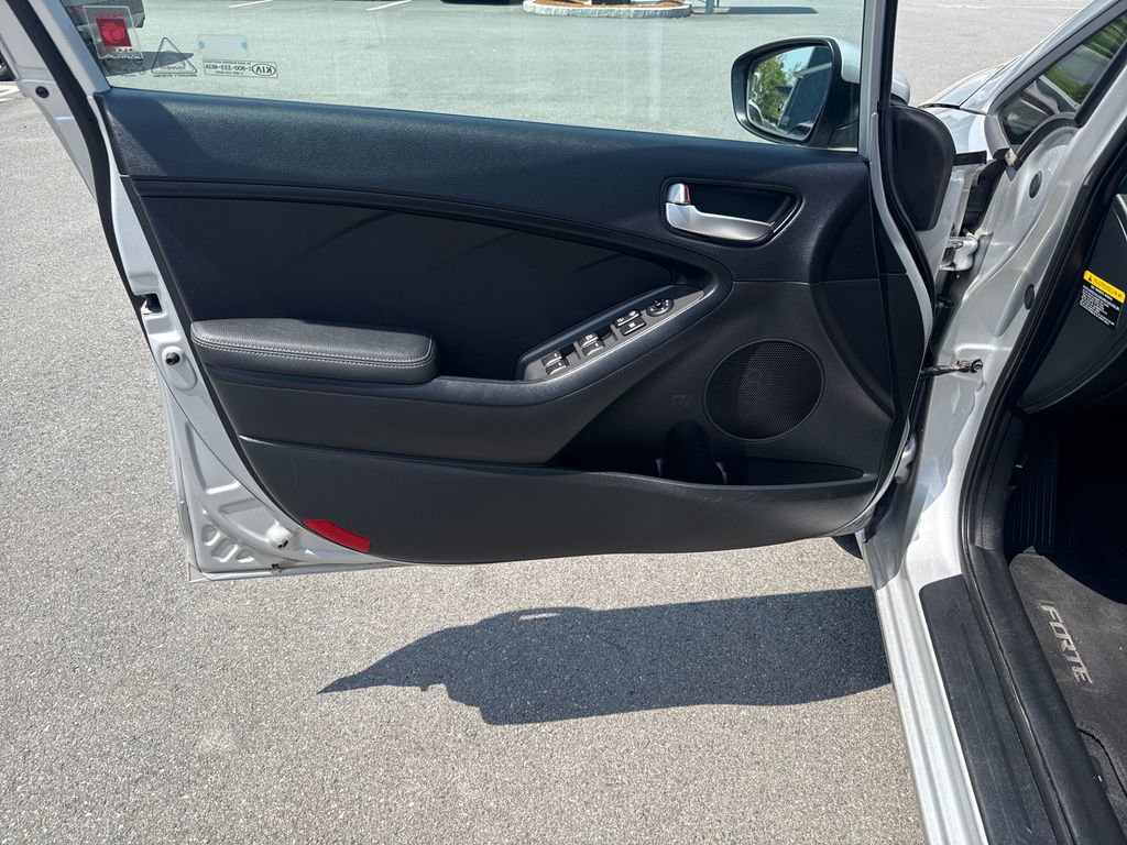 Used 2017 Kia Forte LX FWD image 11
