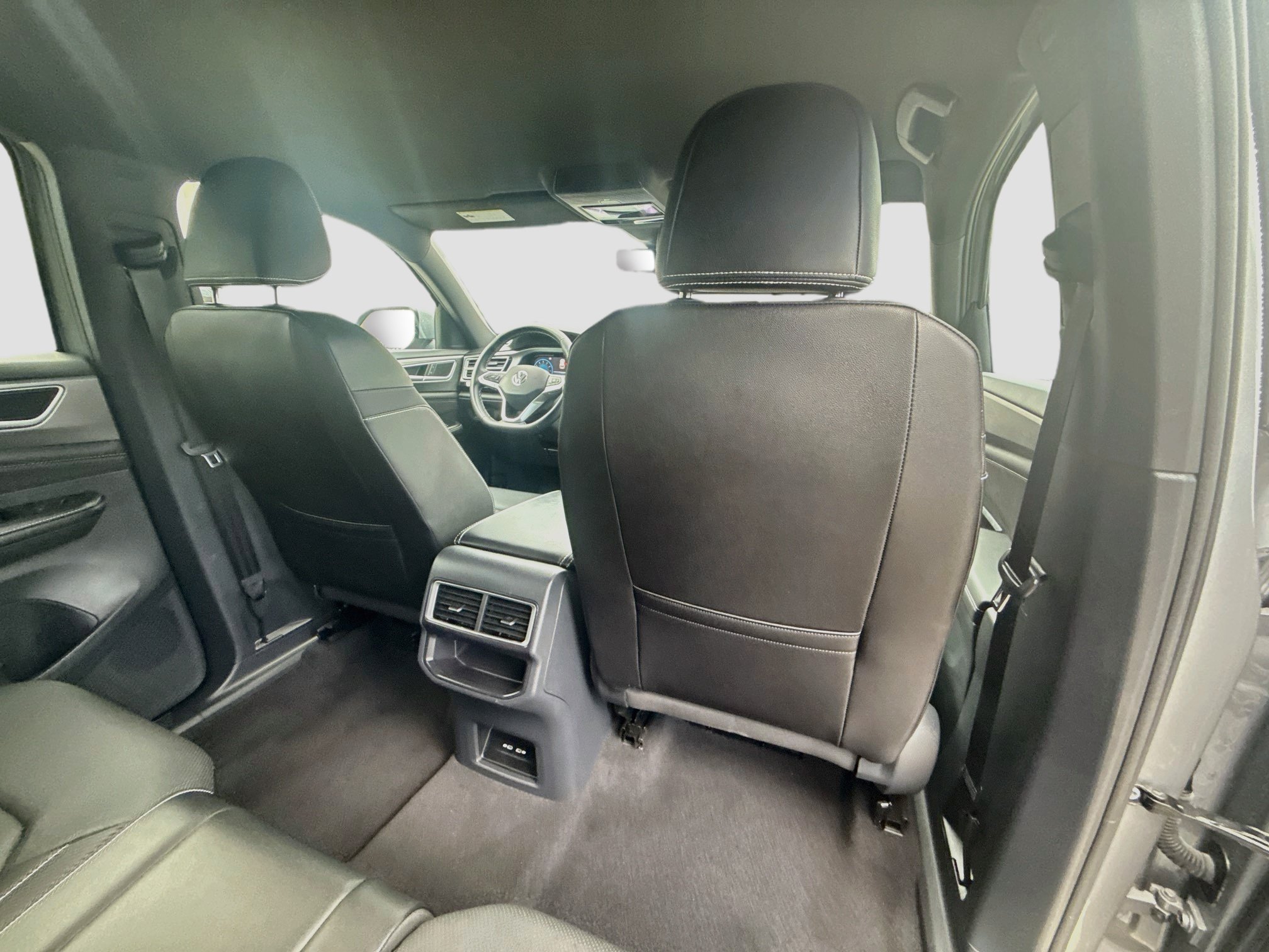 Used 2025 Volkswagen Atlas Cross Sport SE FWD image 29