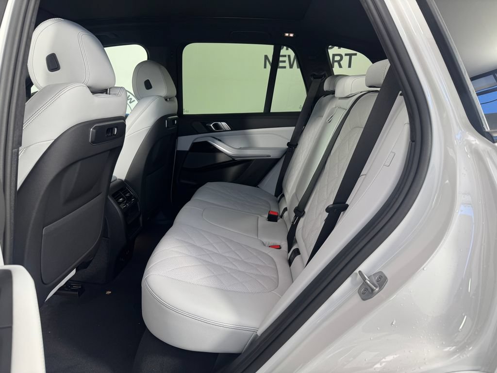 New 2026 BMW X5 xDrive40i w/ M Sport Package AWD/4WD image 13