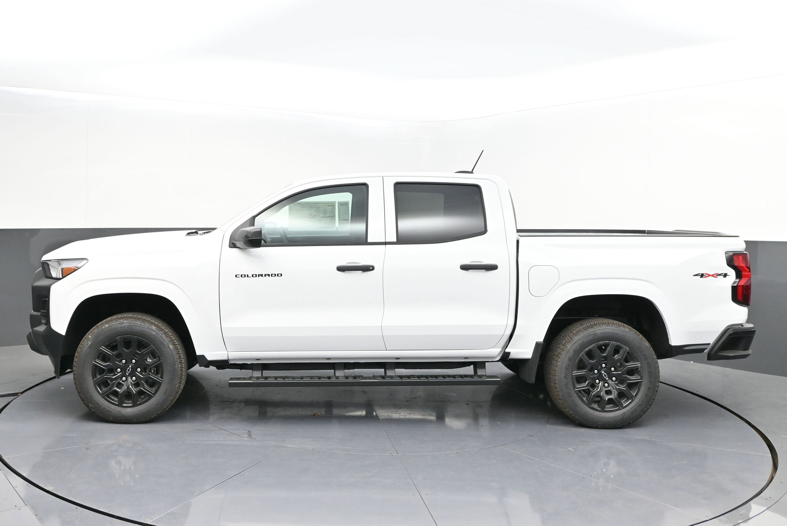 New 2026 Chevrolet Colorado W/T w/ WT Custom Package AWD/4WD image 4