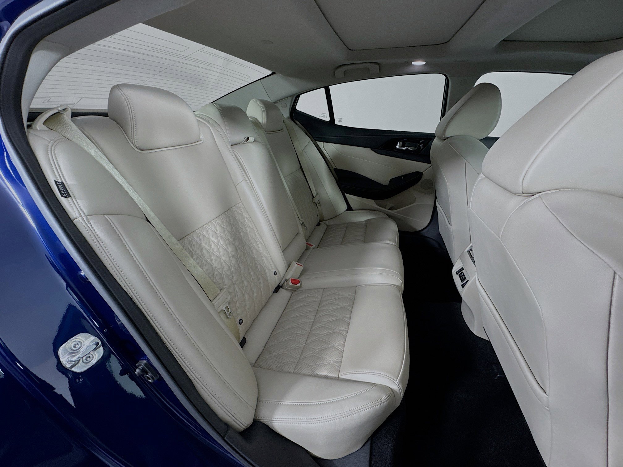 Used 2023 Nissan Maxima Platinum w/ Sport Mat Group image 28