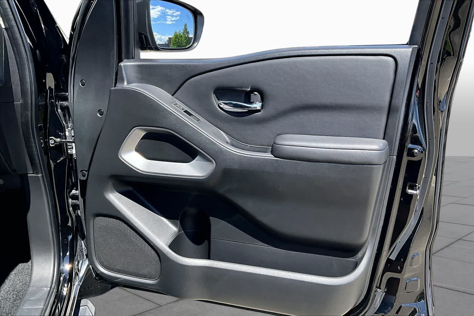 Used 2023 Nissan Frontier SV w/ SV Convenience Package RWD image 21