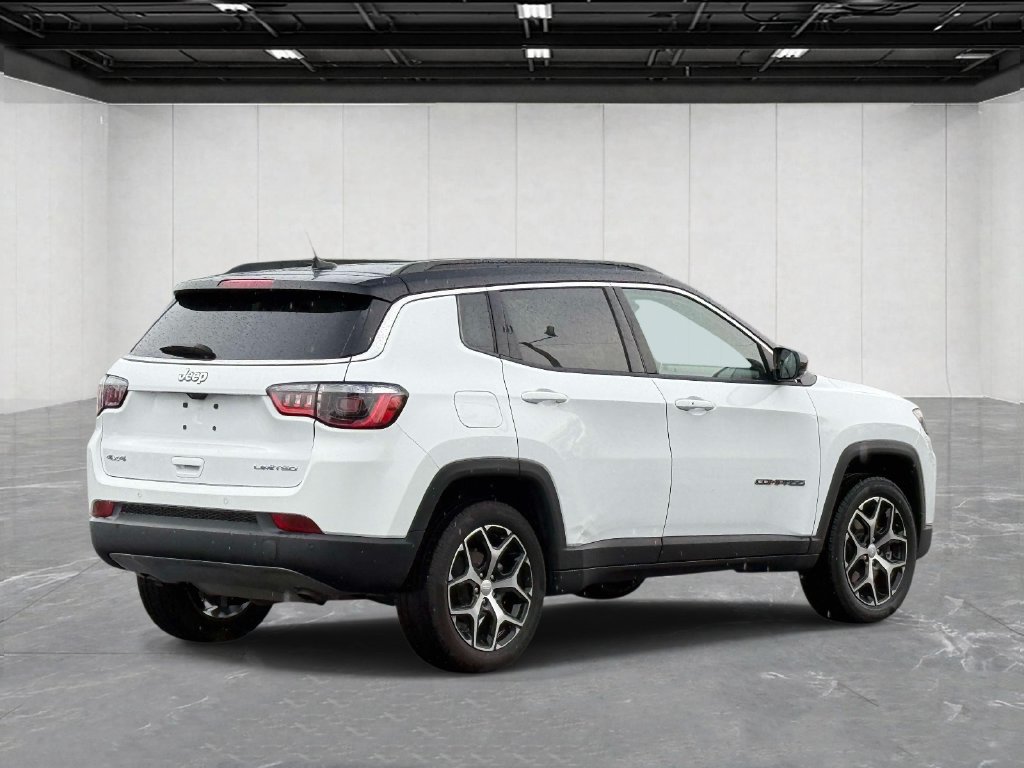 Used 2024 Jeep Compass Limited w/ Sun and Sound Group AWD/4WD image 5