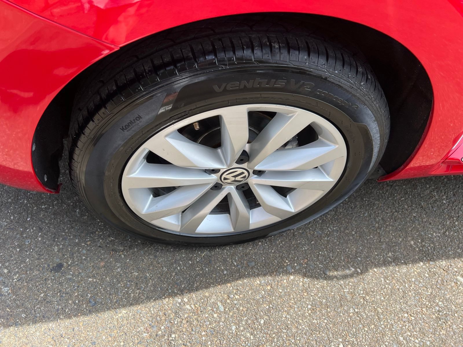 Used 2015 Volkswagen Beetle TDI FWD image 10