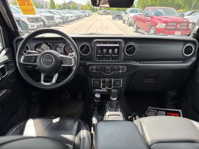 Used 2018 Jeep Wrangler Unlimited Sahara w/ Dual Top Group AWD/4WD image 19