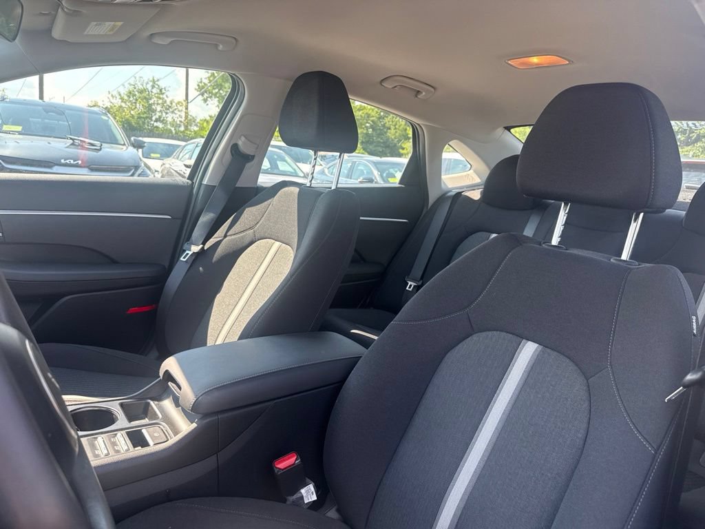Used 2025 Hyundai Sonata SE FWD image 9