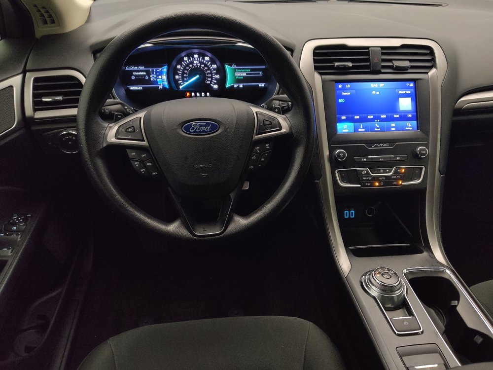 Used 2019 Ford Fusion SE FWD image 22
