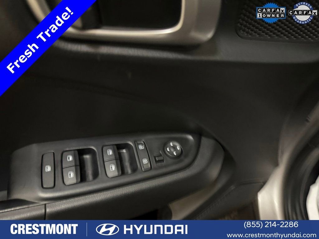 Certified 2023 Hyundai Venue SEL FWD image 25