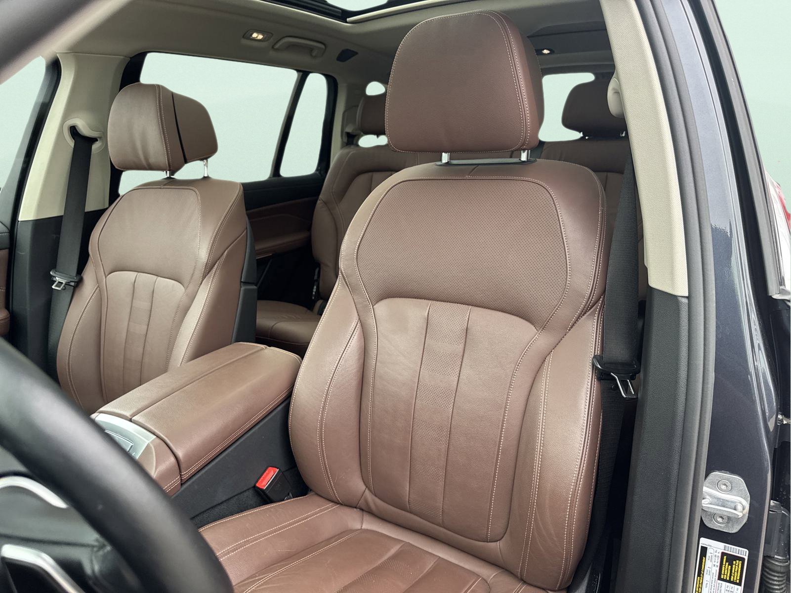 Used 2020 BMW X7 xDrive50i w/ Cold Weather Package image 19