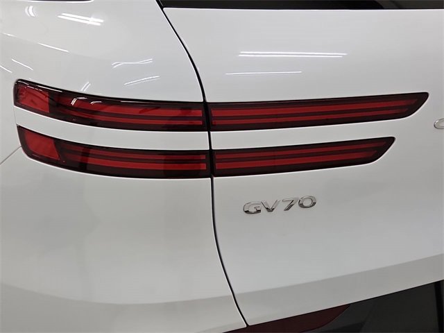 Used 2026 Genesis GV70 2.5T Select image 17