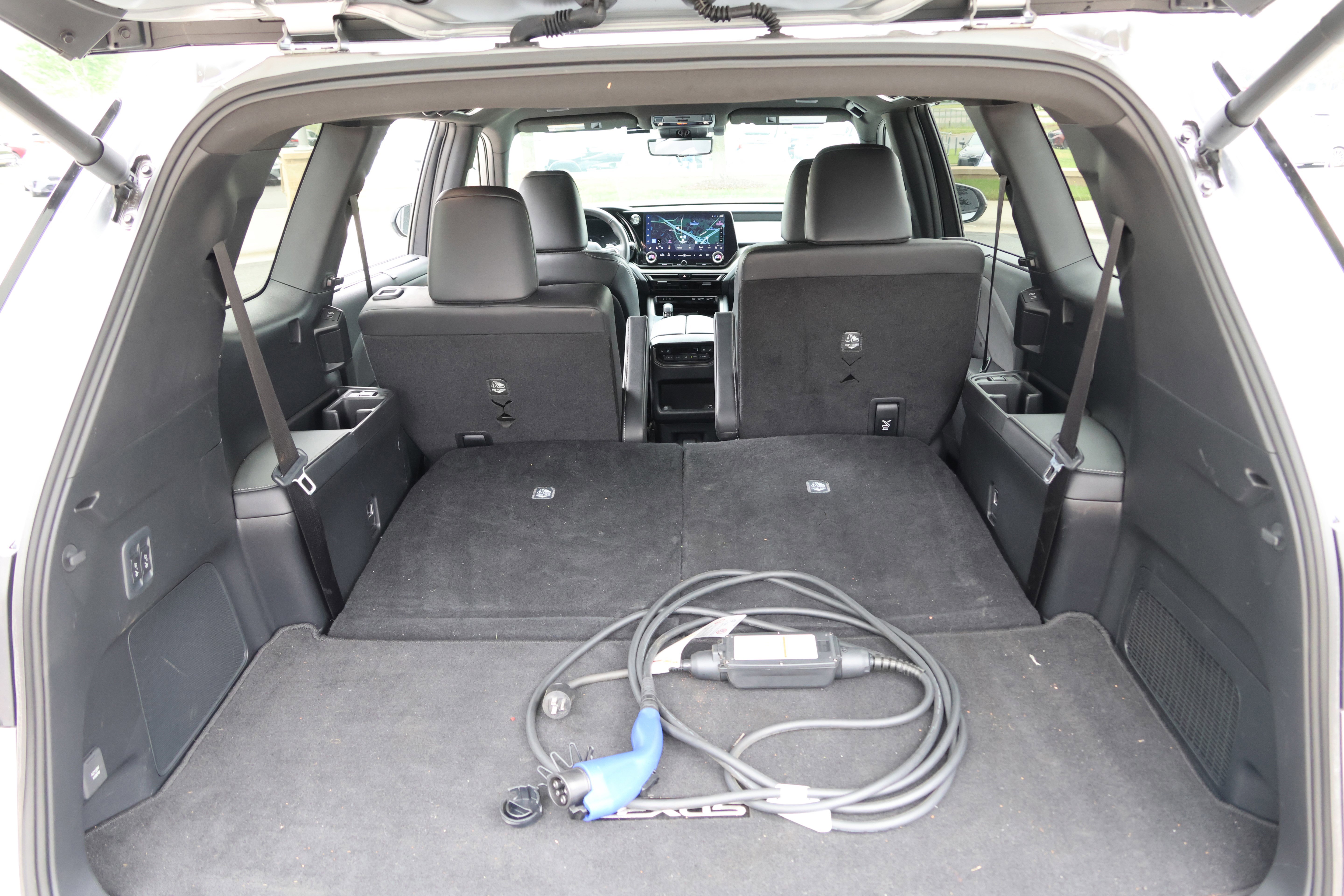 Used 2025 Lexus TX 550h AWD Plug-In Hybrid w/ Technology Package image 38