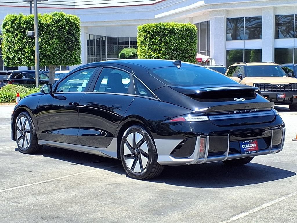 Used 2024 Hyundai Ioniq 6 SE RWD image 3