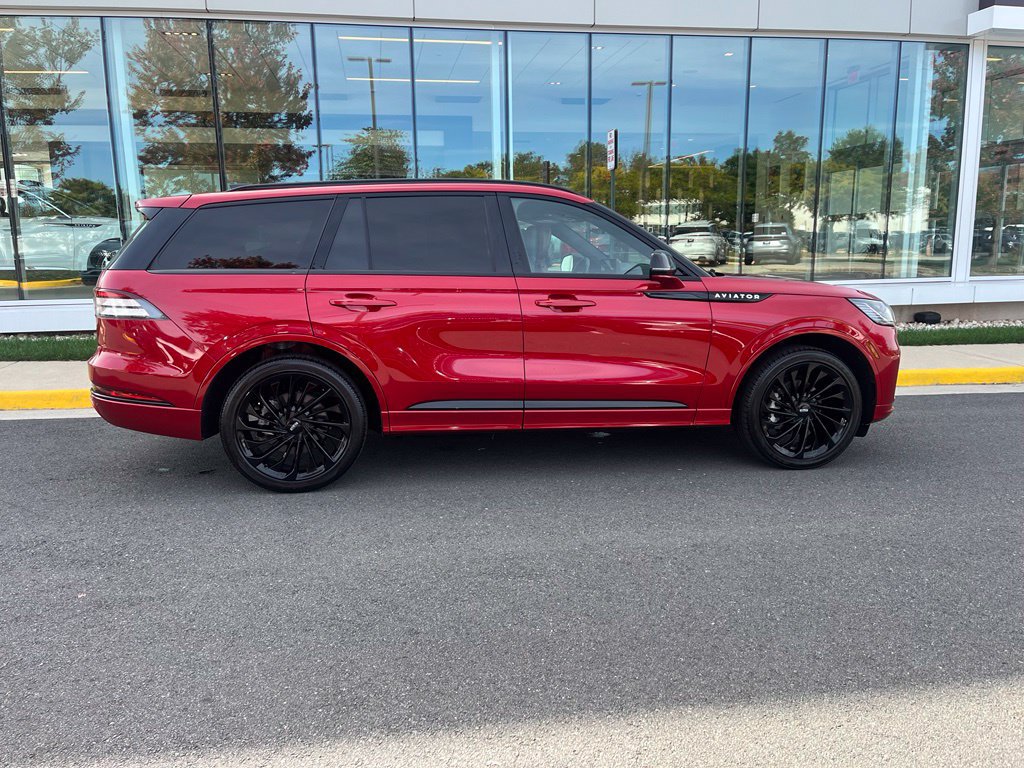 Used 2025 Lincoln Aviator Reserve w/ Equipment Group 201A AWD/4WD image 9
