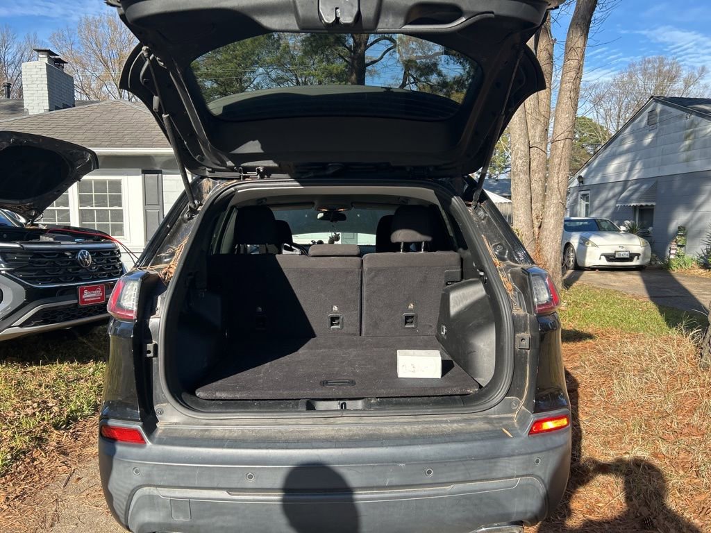 Used 2019 Jeep Cherokee Latitude w/ Cold Weather Group image 26