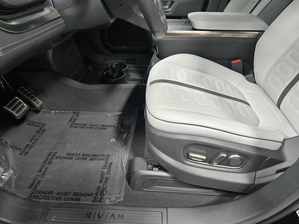 Used 2023 Rivian R1S Adventure AWD/4WD image 11