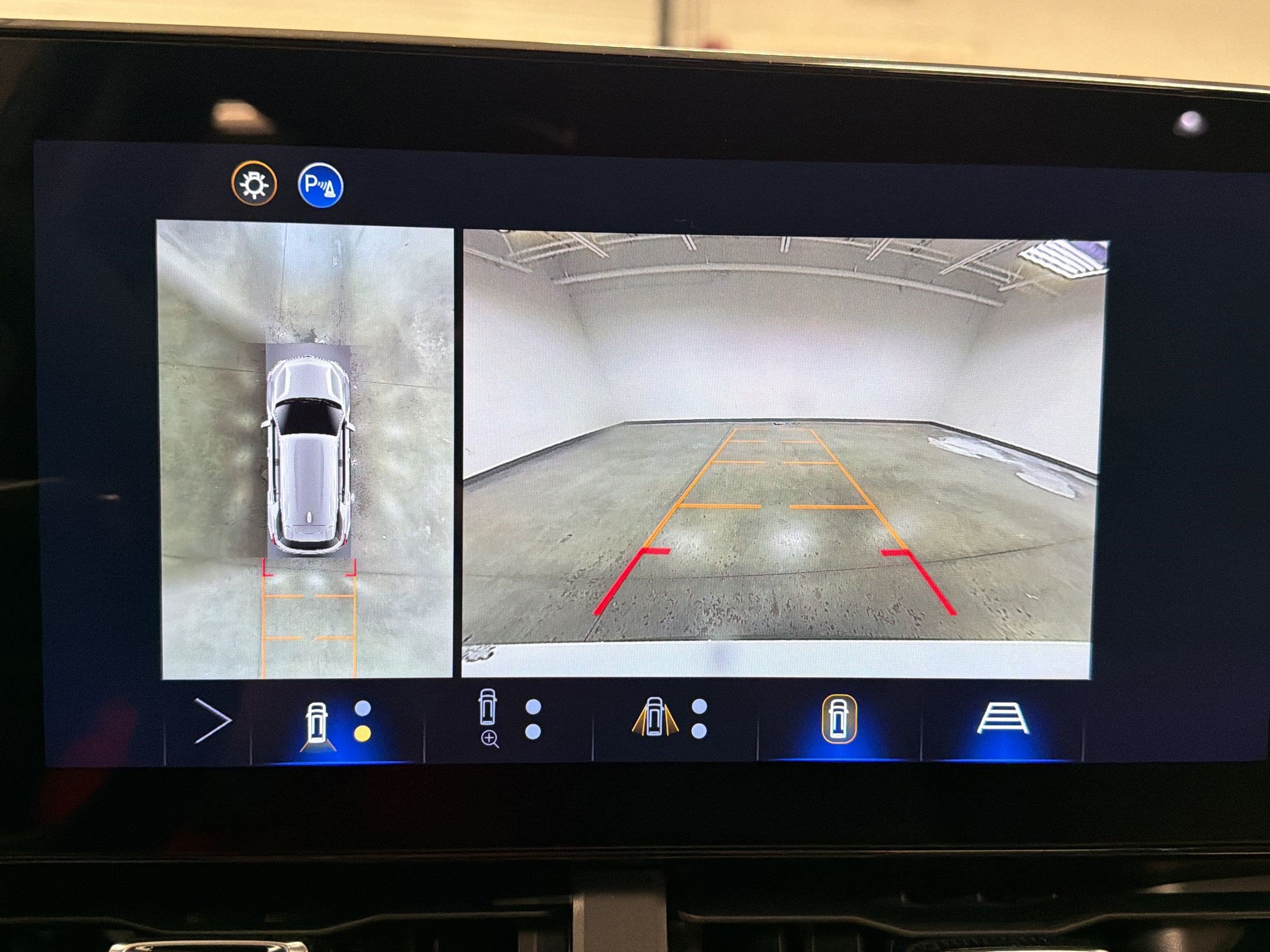 New 2026 Chevrolet Equinox LT w/ Convenience Package II FWD image 25