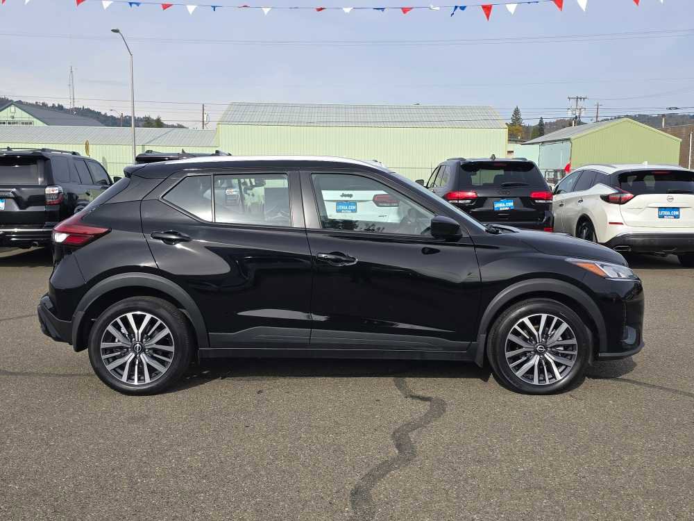 Used 2023 Nissan Kicks SV image 6
