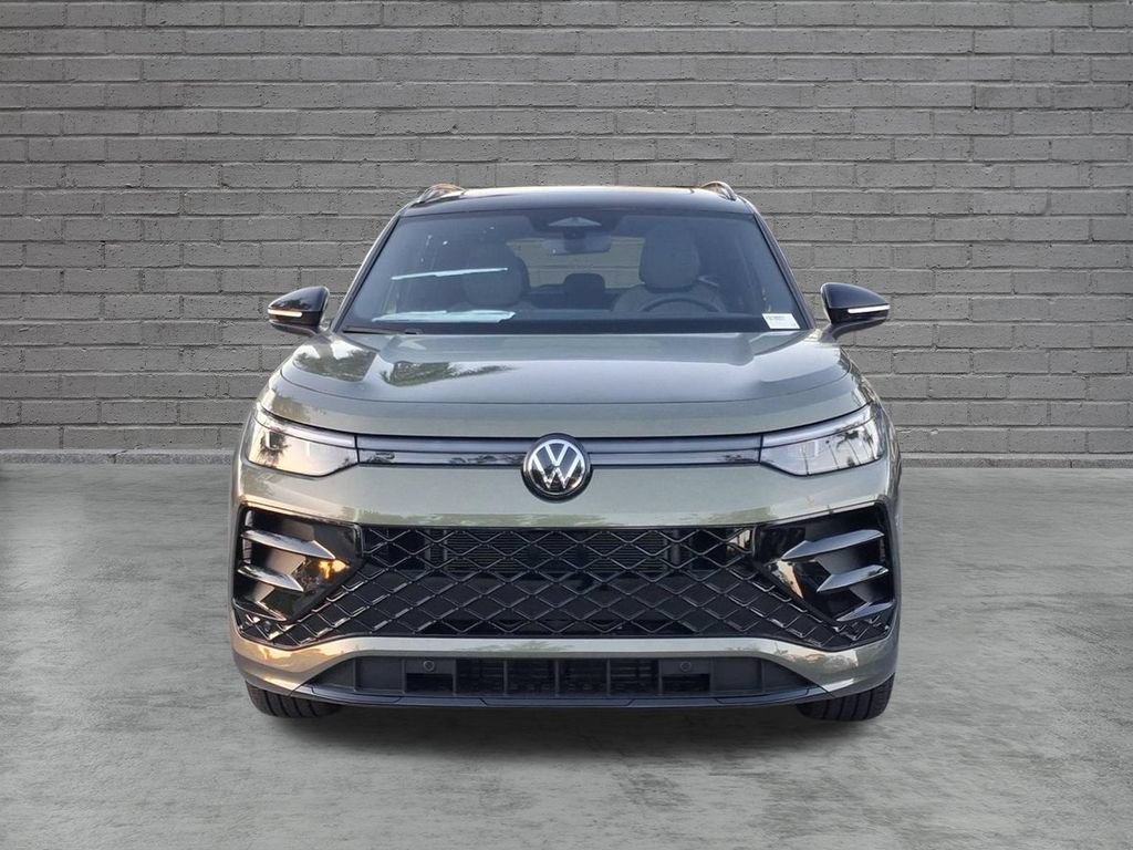 New 2026 Volkswagen Tiguan SE R-Line FWD image 2