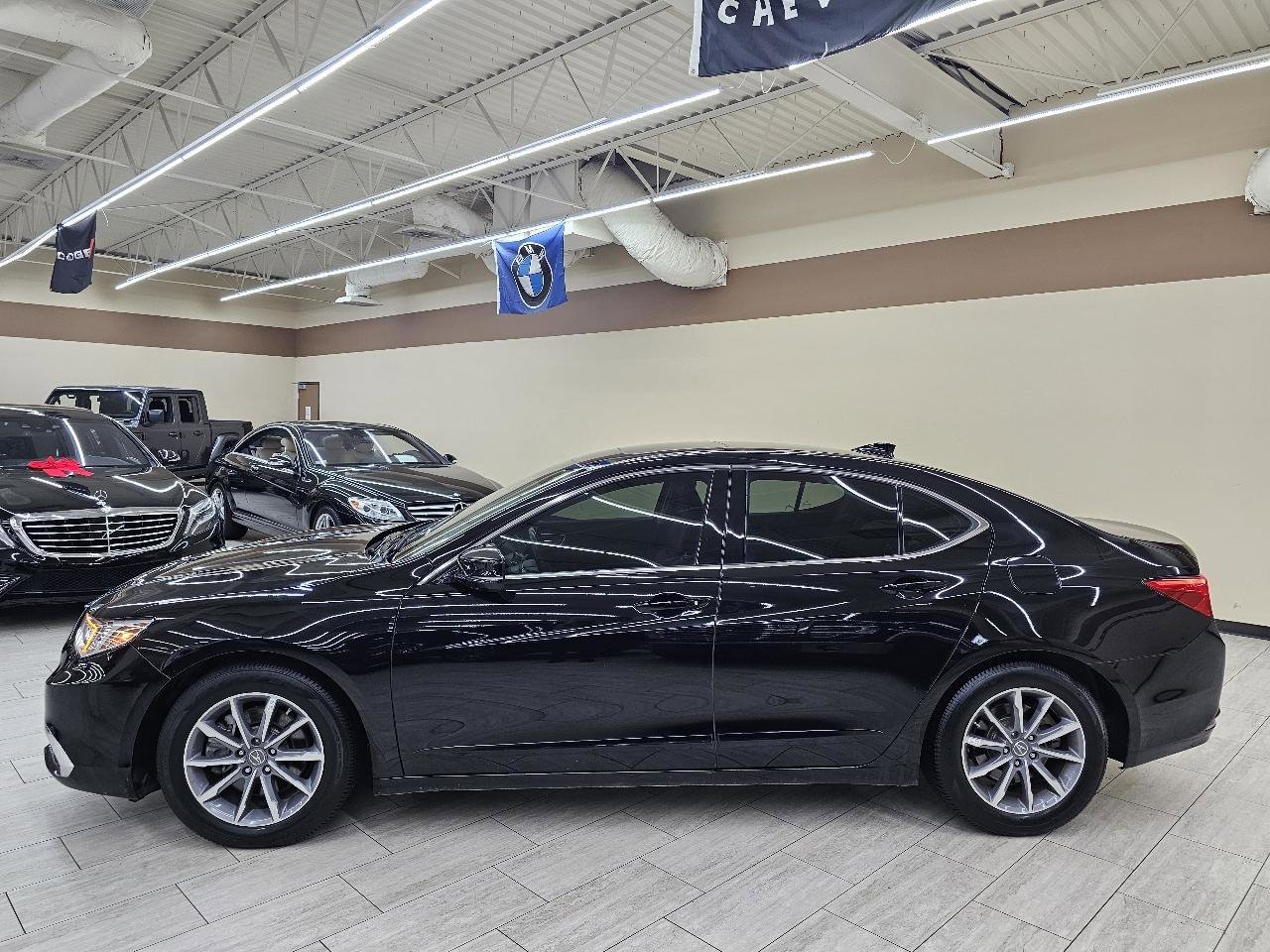 Used 2018 Acura TLX w/ Technology Package FWD image 9