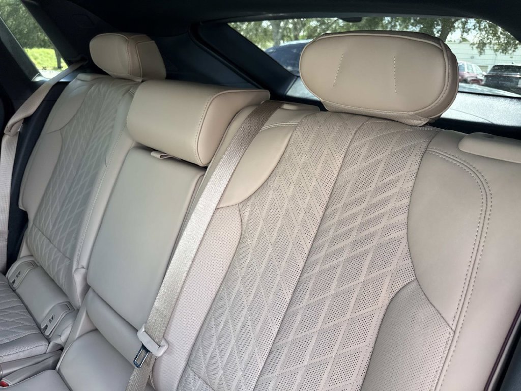 New 2026 Cadillac Lyriq Signature Luxury w/ LPO, Blue Accent Package AWD/4WD image 14
