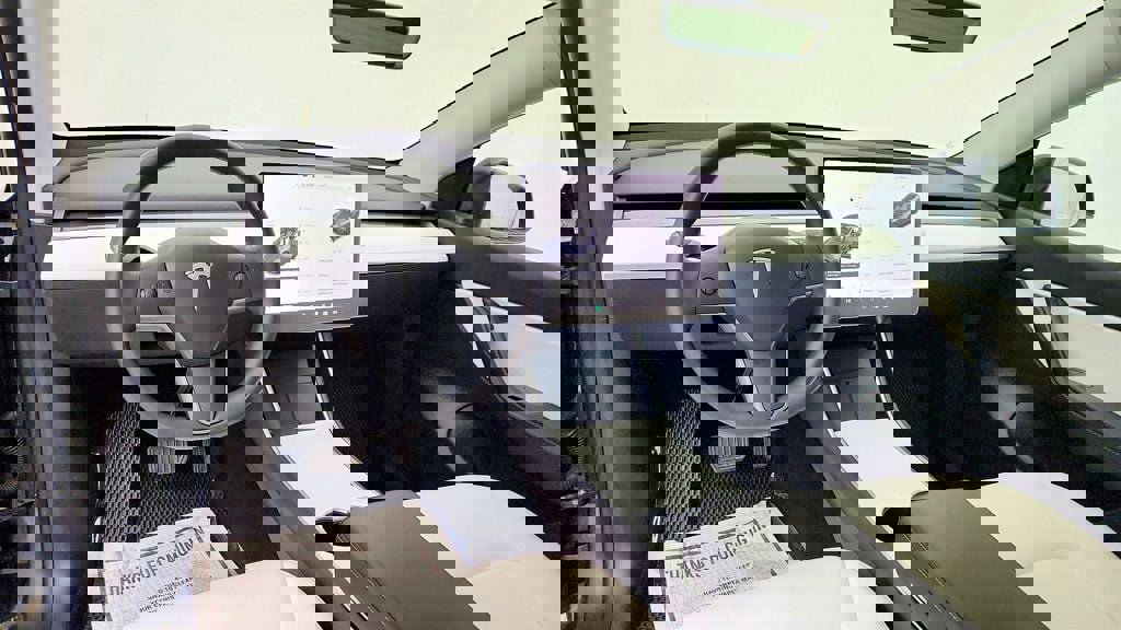 Used 2020 Tesla Model Y Long Range image 12