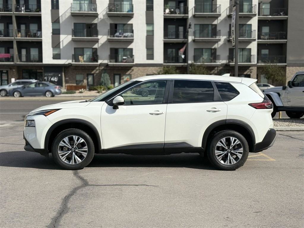 Used 2022 Nissan Rogue SV AWD/4WD image 4