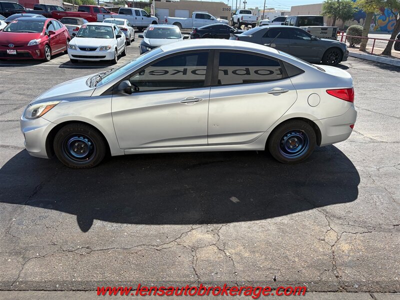 Used 2017 Hyundai Accent SE FWD image 3