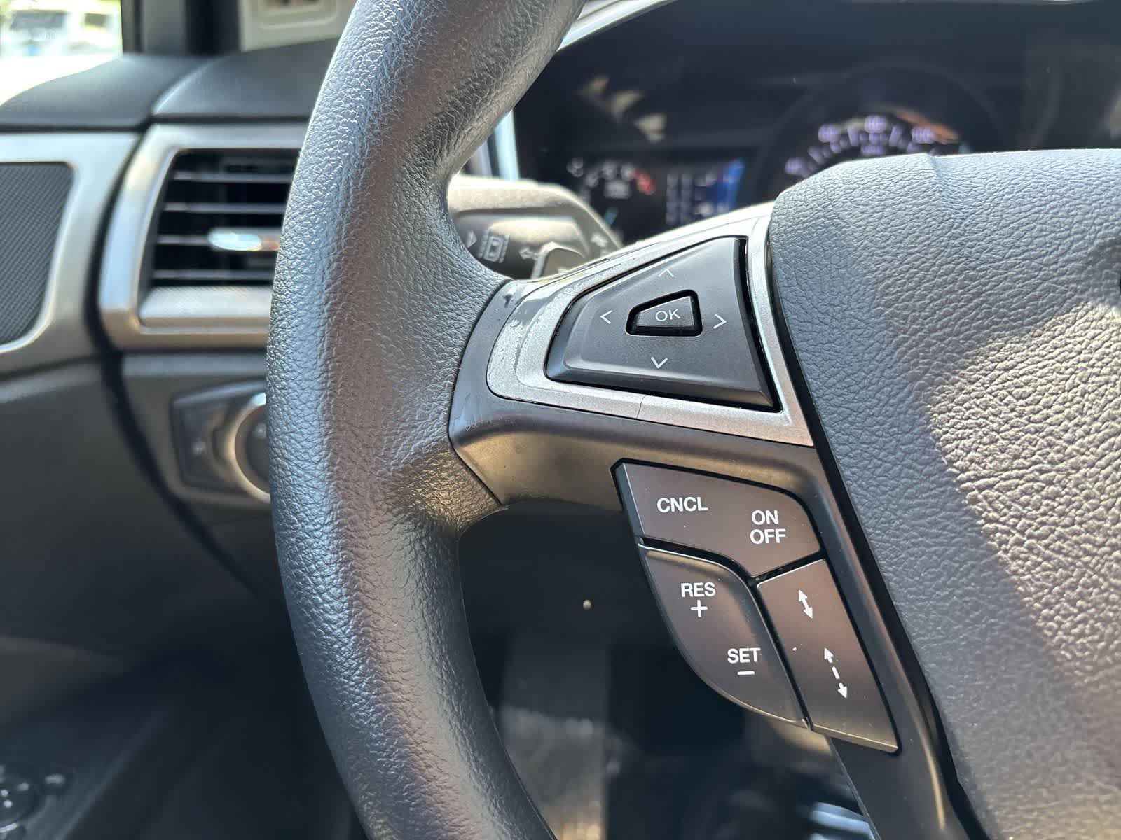 Used 2019 Ford Fusion SE FWD image 11