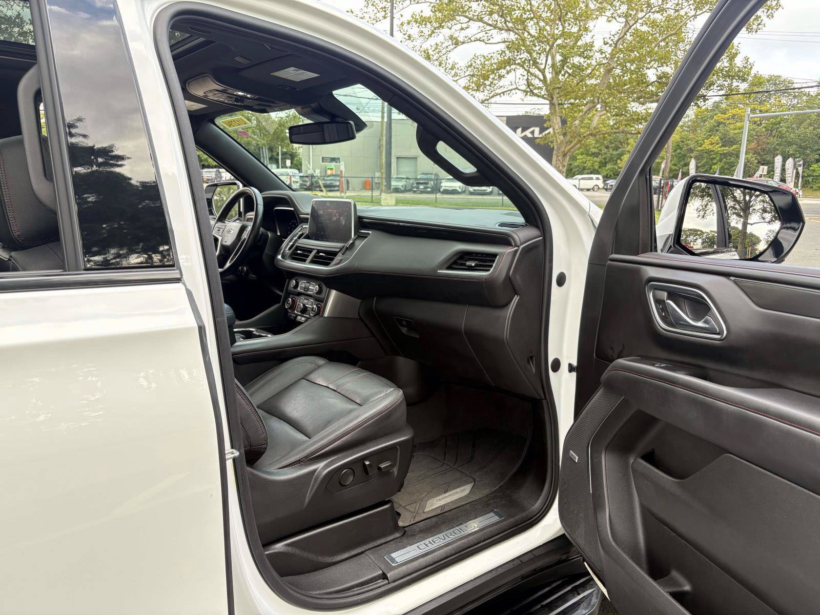 Used 2023 Chevrolet Tahoe RST AWD/4WD image 23