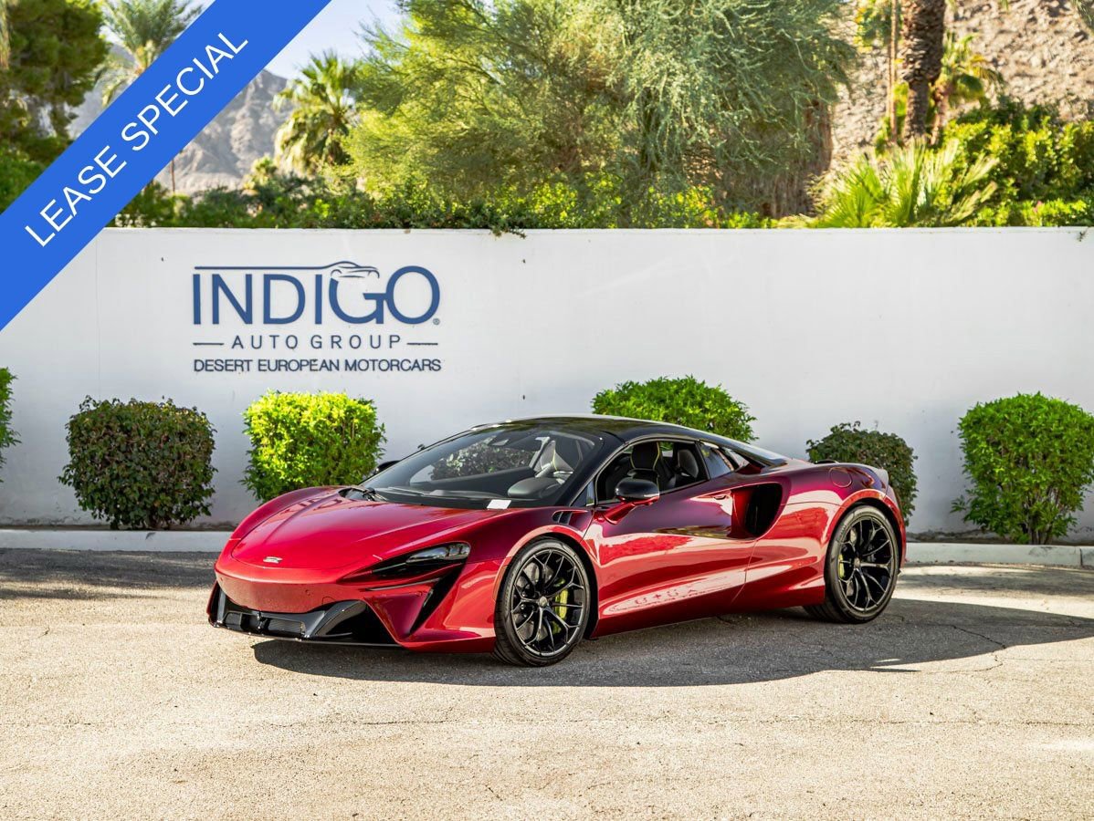 Used 2025 McLaren Artura Spider RWD image 2