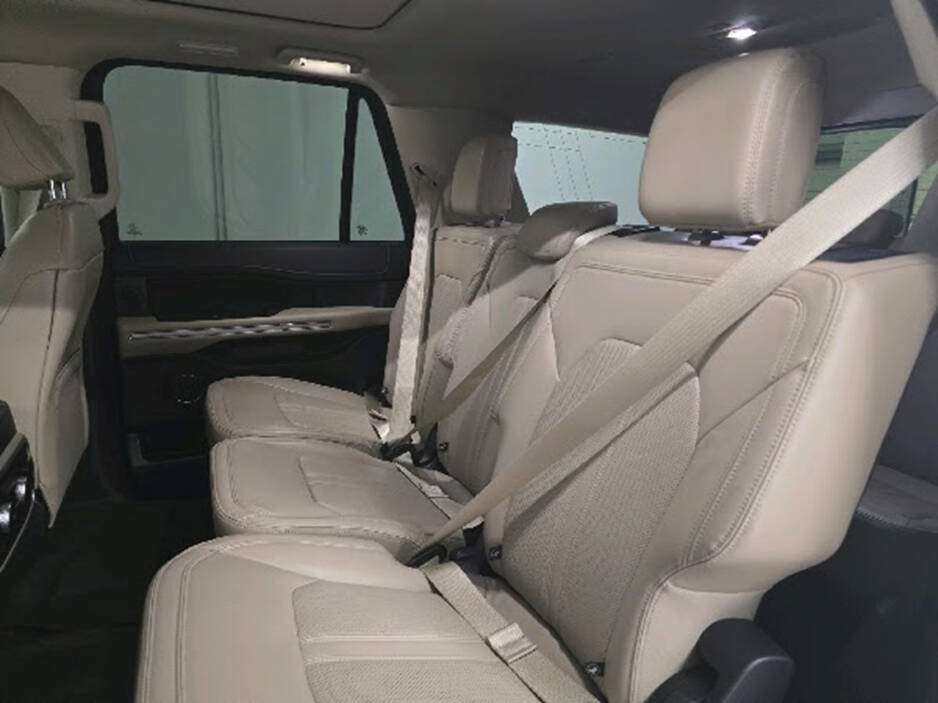 Used 2024 Ford Expedition Limited AWD/4WD image 17