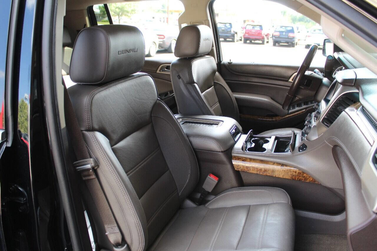 Used 2016 GMC Yukon XL Denali w/ Open Road Package image 9