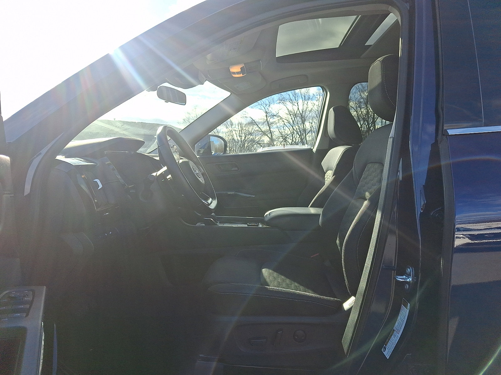 Certified 2024 Nissan Pathfinder SV w/ SV Premium Package image 14