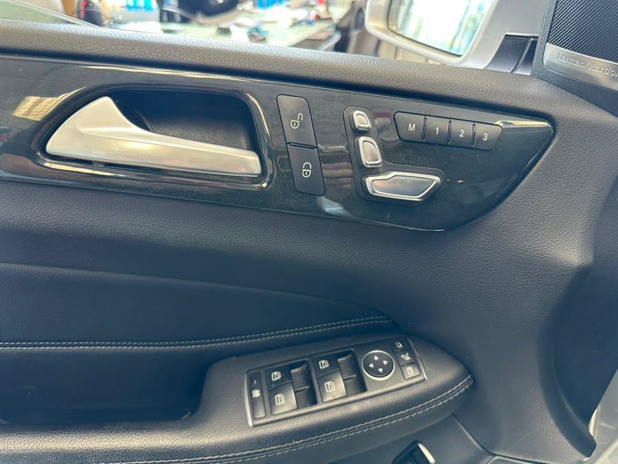 Used 2017 Mercedes-Benz GLS 450 4MATIC image 23