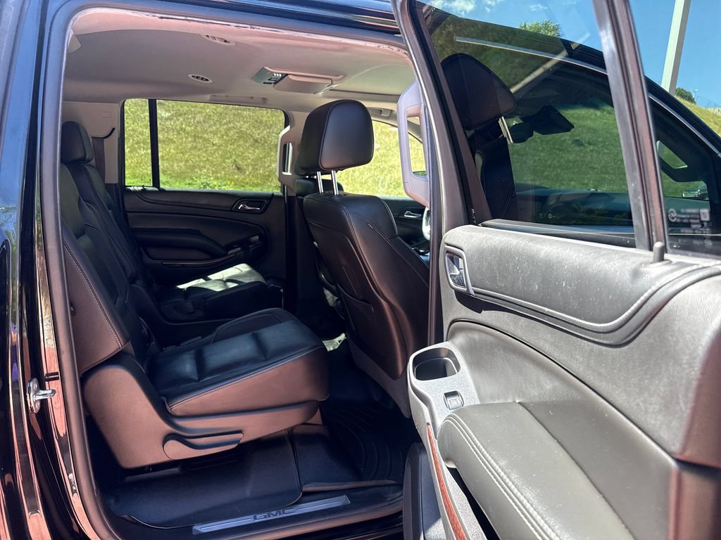 Used 2016 GMC Yukon XL SLT w/ Open Road Package AWD/4WD image 25