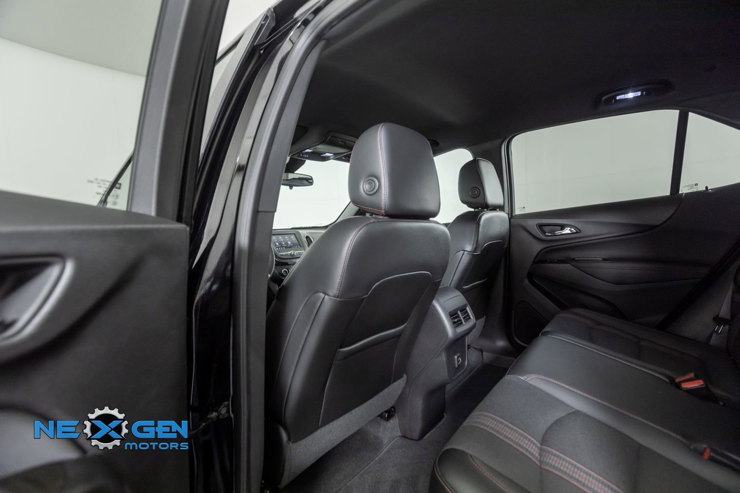 Used 2023 Chevrolet Equinox RS FWD image 24