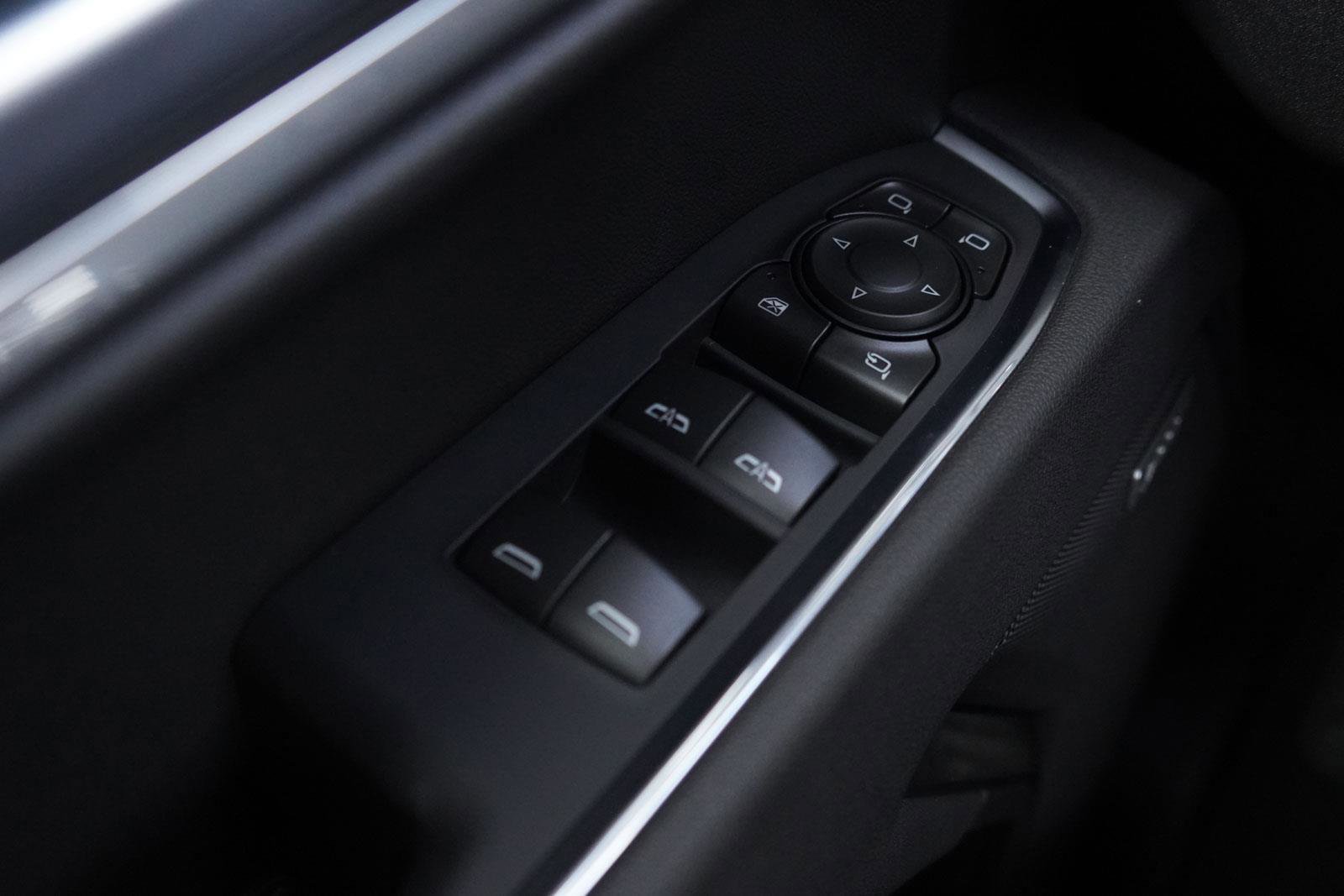 New 2026 GMC Sierra 1500 SLT w/ SLT Convenience Package image 19