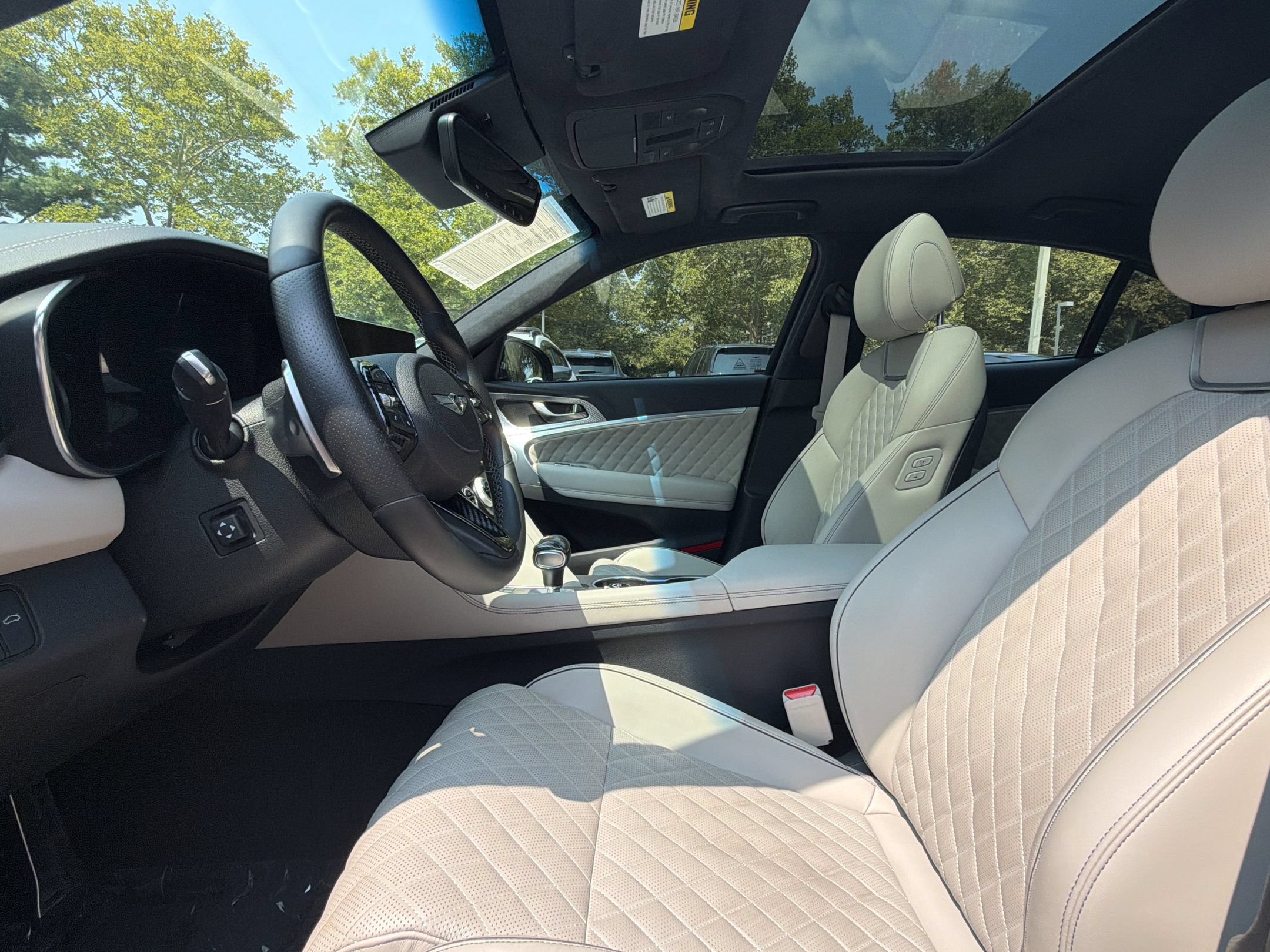 Used 2022 Genesis G70 3.3T w/ Sport Prestige Package AWD/4WD image 5