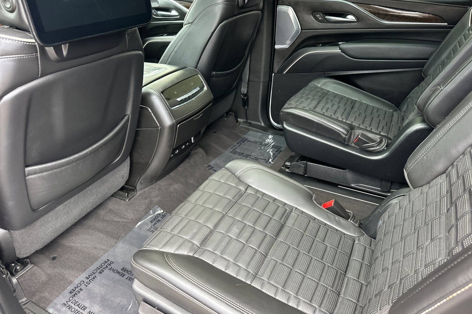 Certified 2023 Cadillac Escalade ESV Sport Platinum w/ Heavy-Duty Trailer Package AWD/4WD image 14