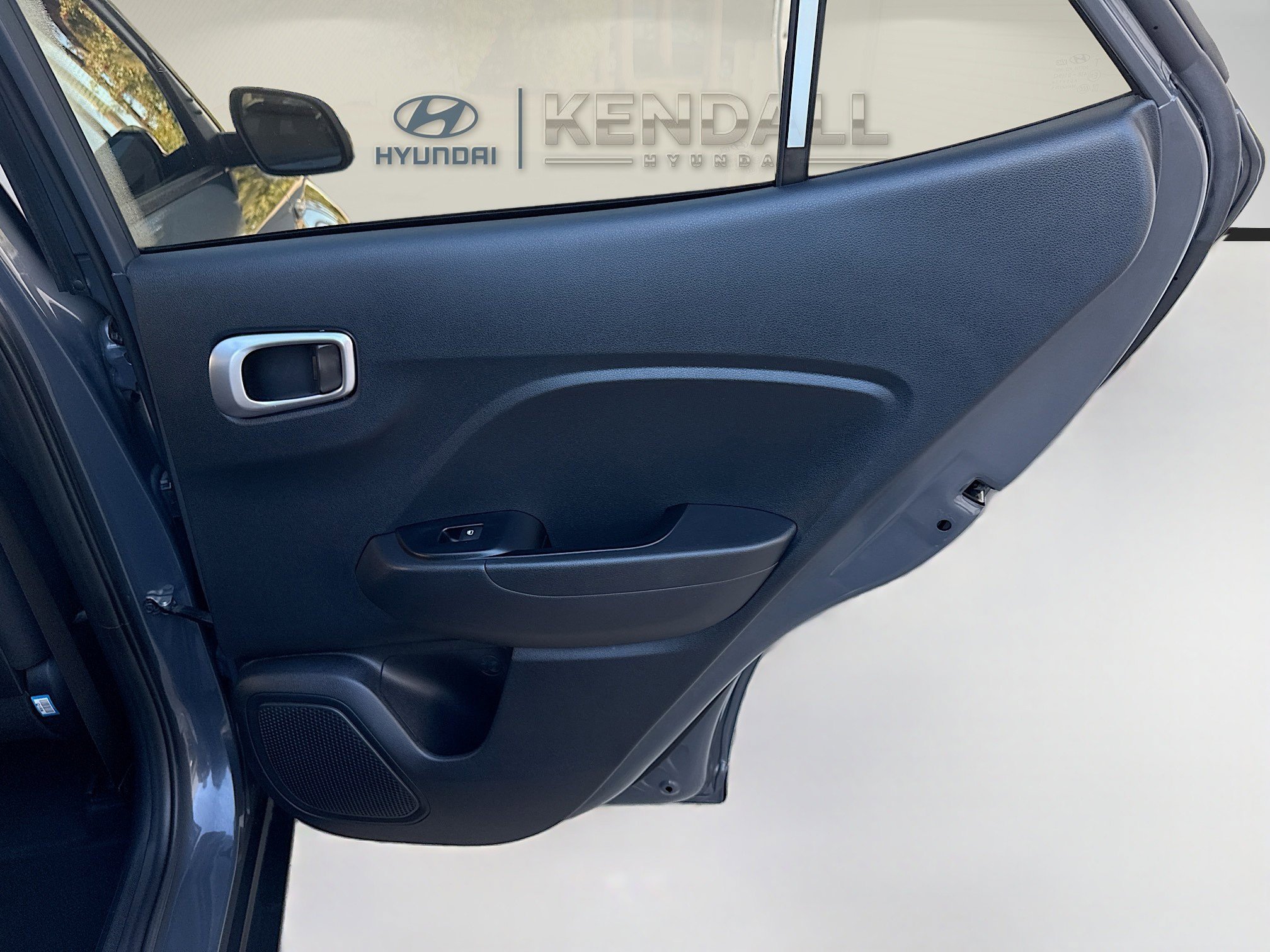 Used 2023 Hyundai Venue SEL image 28