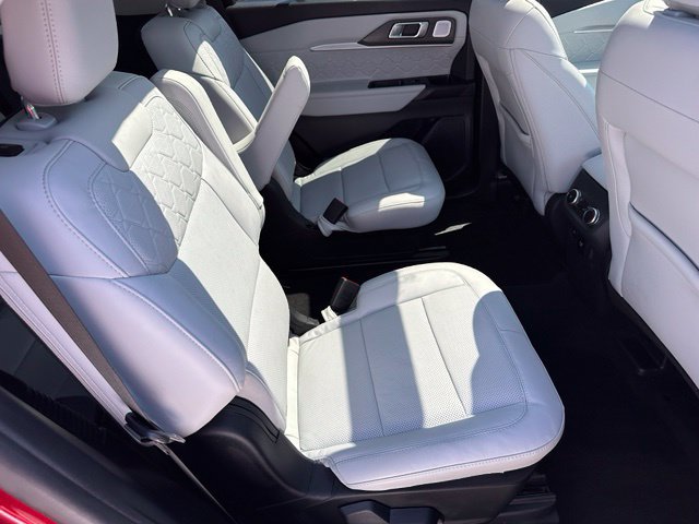 Used 2025 Ford Explorer Platinum w/ Ultimate Package AWD/4WD image 11