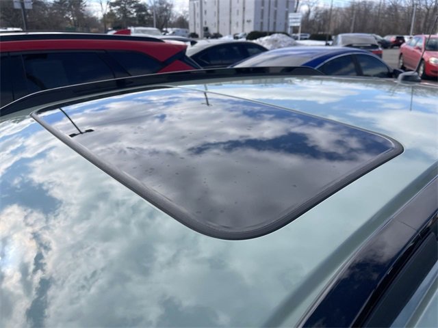 Used 2024 Chevrolet Trax RS w/ Sunroof Package image 3