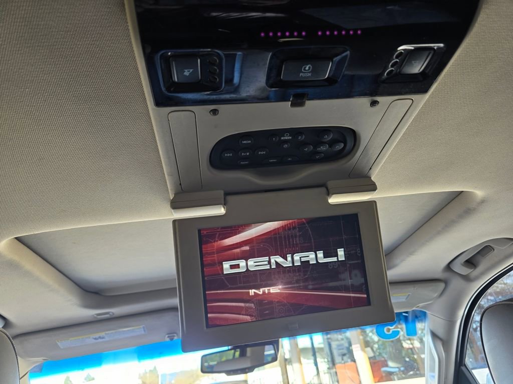 Used 2015 GMC Yukon Denali w/ Touring Package image 22