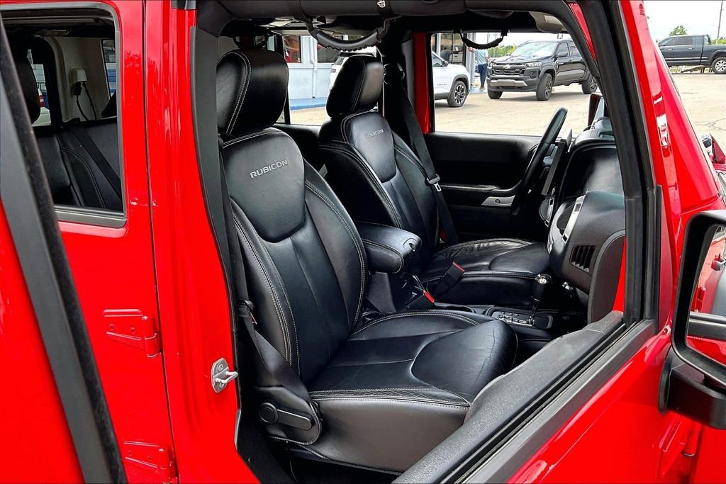 Used 2015 Jeep Wrangler Unlimited Rubicon image 26