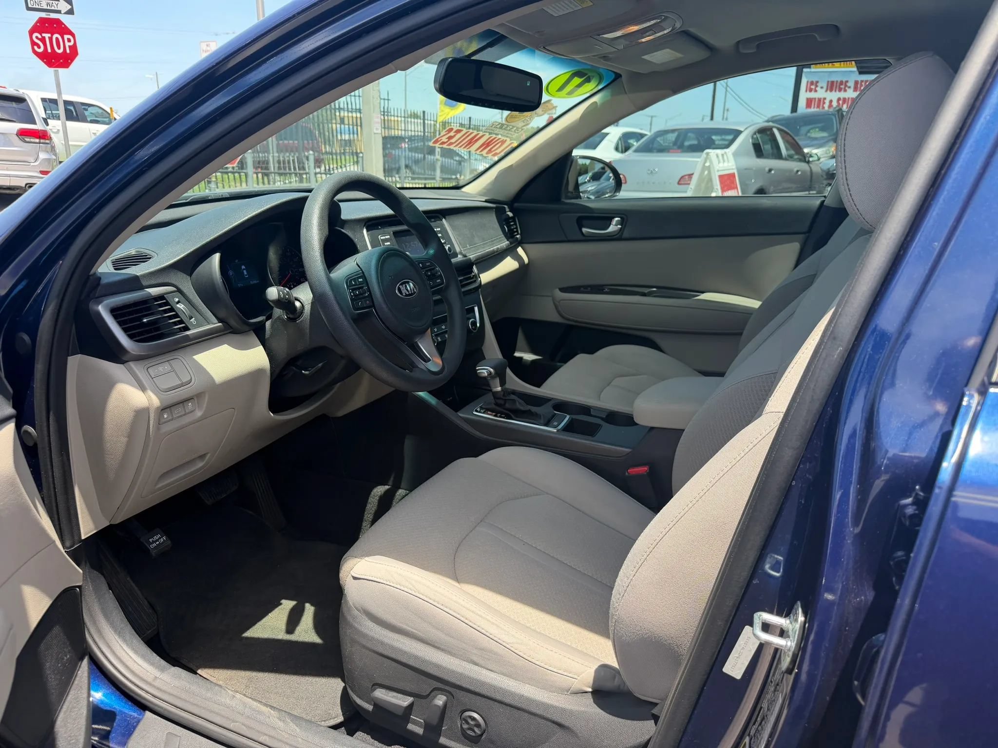Used 2017 Kia Optima LX w/ Driver Convenience Package FWD image 8