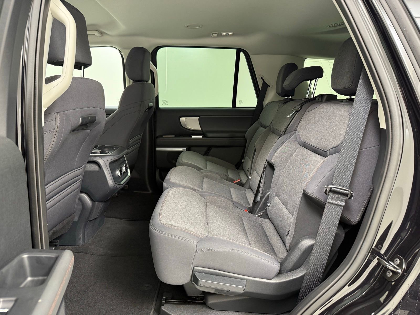 Used 2025 Ford Expedition Active image 24