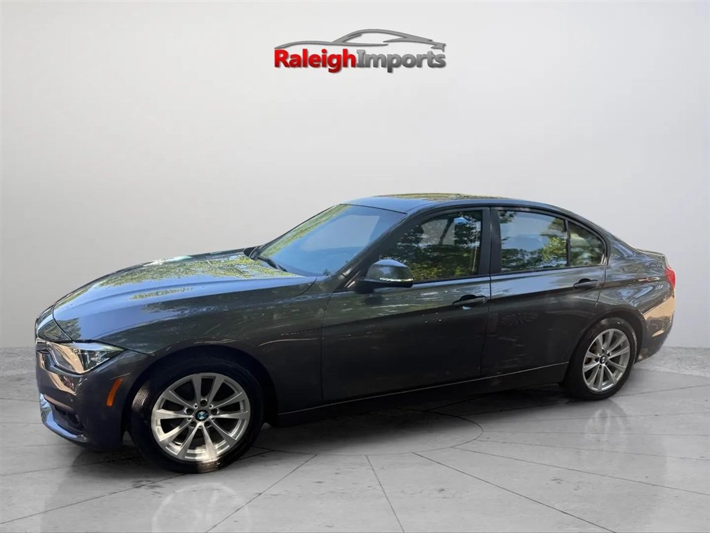 Used 2018 BMW 320i Sedan RWD image 6