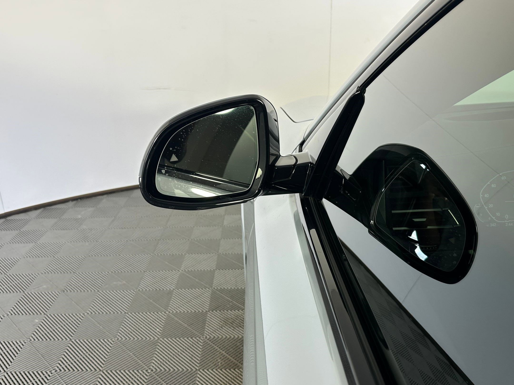 Certified 2023 BMW X4 xDrive30i w/ M Sport Package image 20